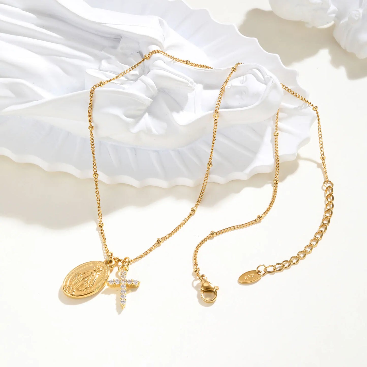Collana con medaglia miracolosa e croce tempestata (placcata in oro 18 carati)