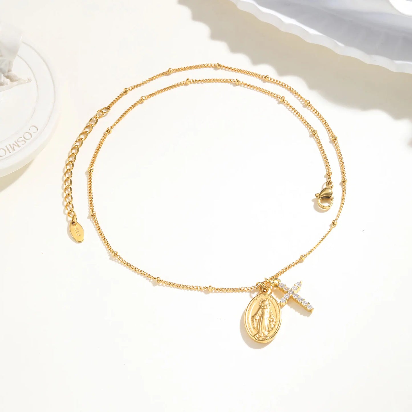 Collana con medaglia miracolosa e croce tempestata (placcata in oro 18 carati)
