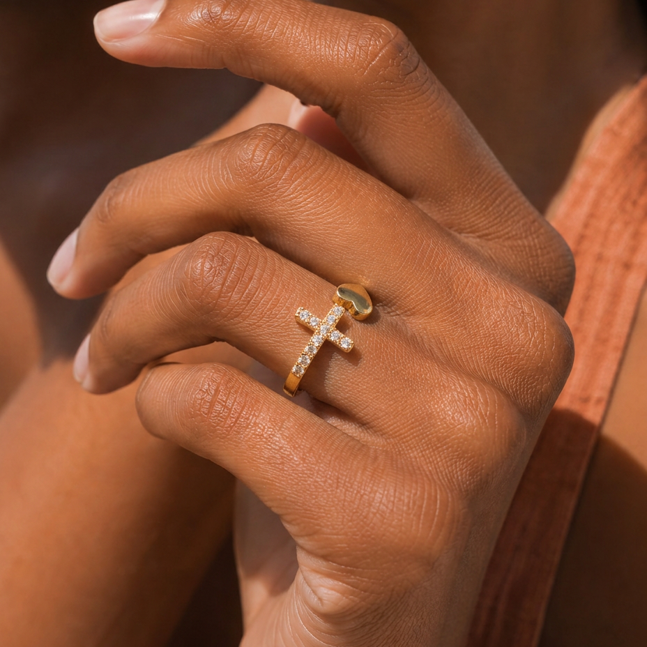 Anello Croce e Cuore (Placcato in Oro)