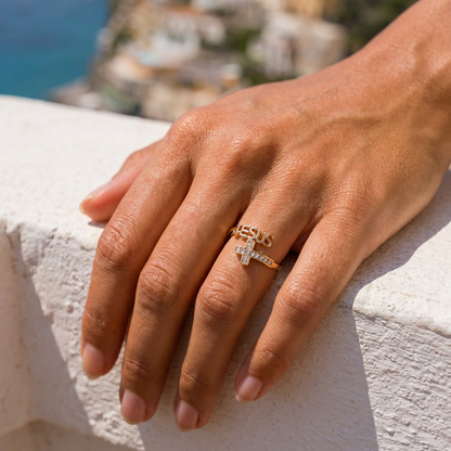Anello Jesus con Croce di Cristalli (Placcato in Oro)