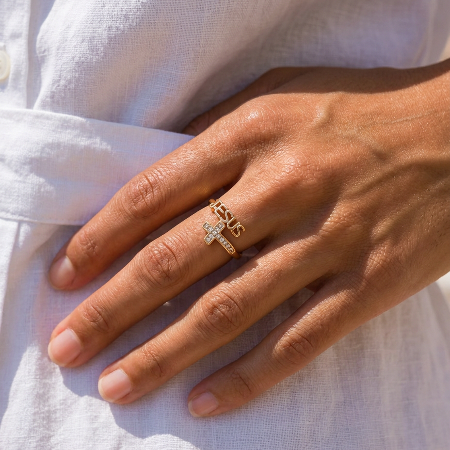 Anello Jesus con Croce di Cristalli (Placcato in Oro)