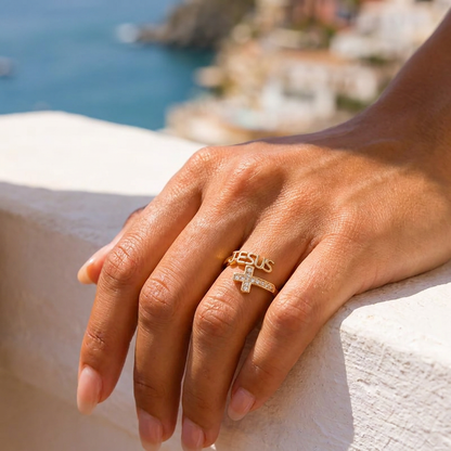 Anello Jesus con Croce di Cristalli (Placcato in Oro)