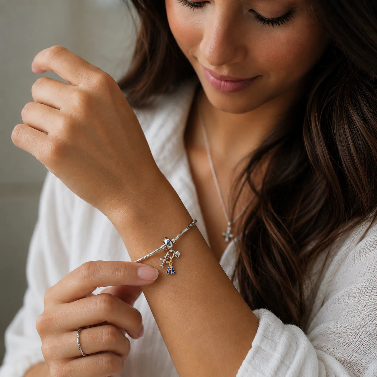 Charm Madonna dal Manto Stellato (Argento 925)