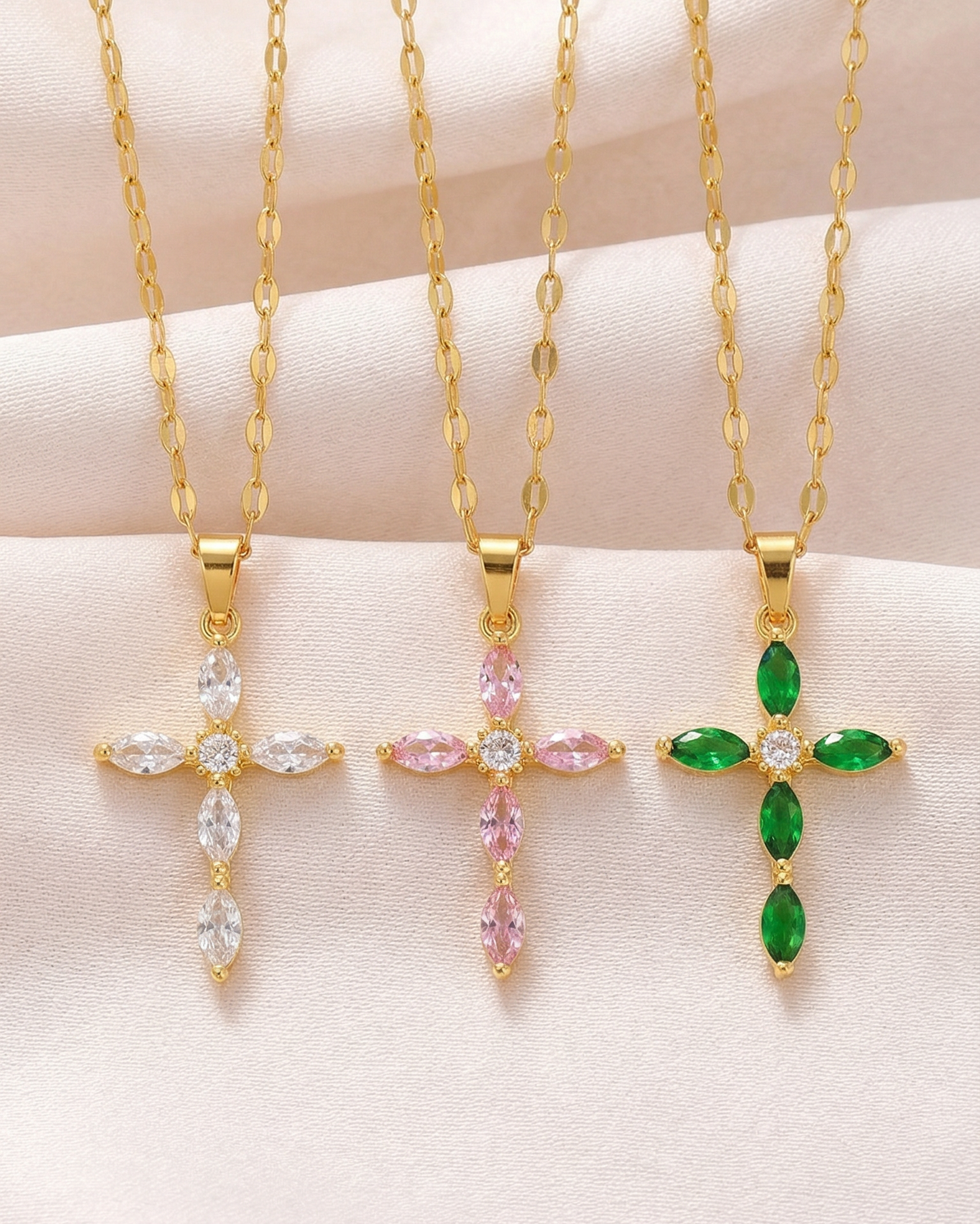Collana Croce Fiore della Fede (Placcata in Oro)