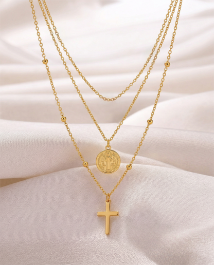Collana a Tre Fili con Medaglia Della Vergine Maria e Croce (Placcata in Oro)