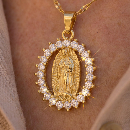 Collana della Madonna con Zirconi Luminosi (Placcata in Oro)
