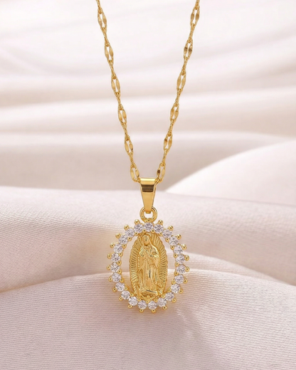 Collana della Madonna con Zirconi Luminosi (Placcata in Oro)
