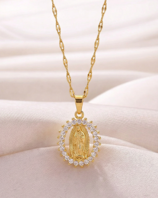 Collana della Madonna con Zirconi Luminosi (Placcata in Oro)