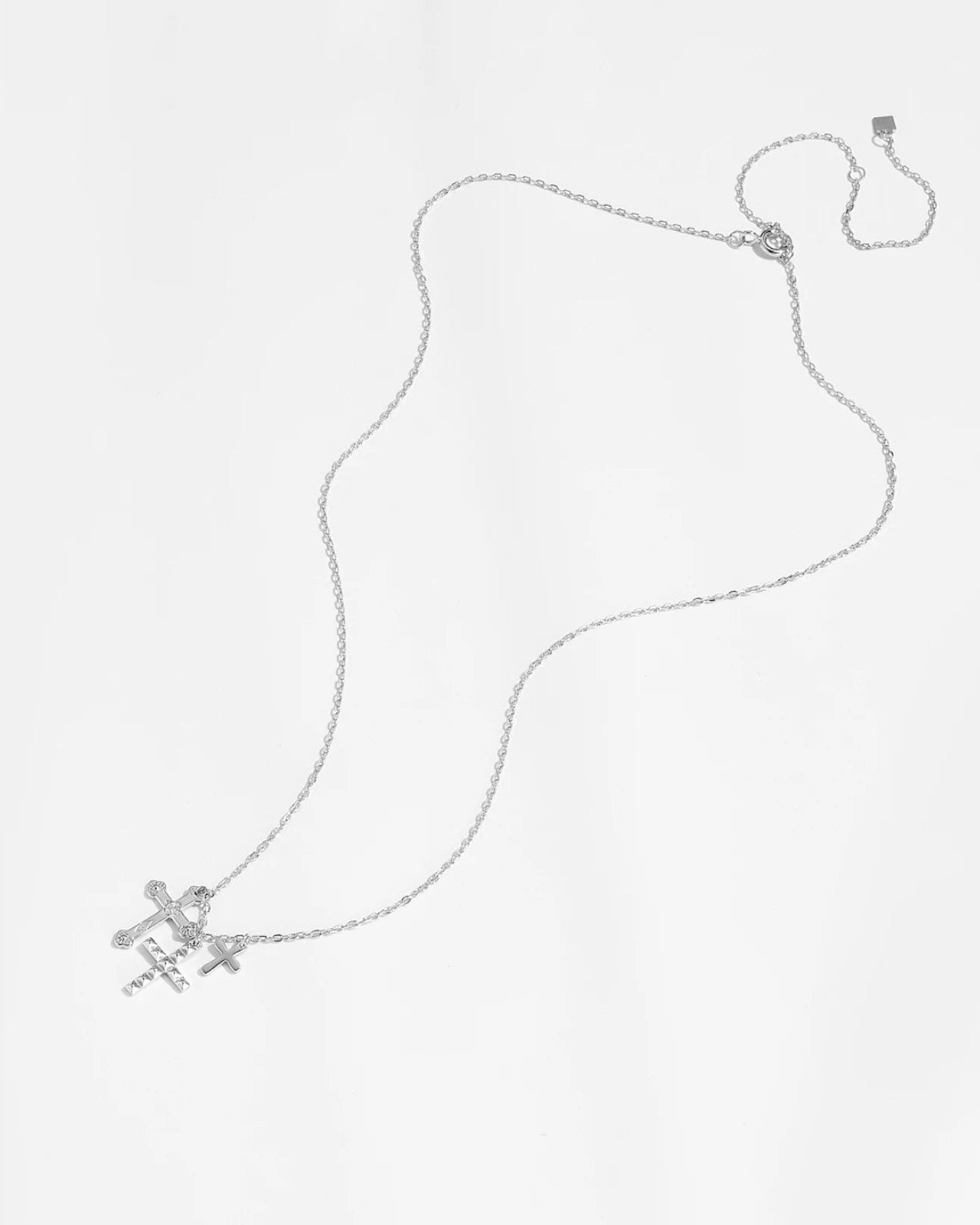 Collana con Tre Ciondoli a Forma di Croce (Placcata in Oro)