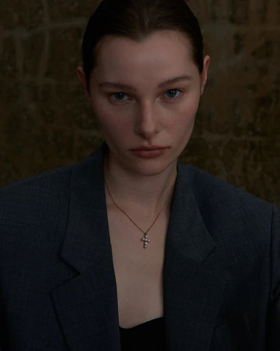 Collana con Croce di Perle (Placcata in Oro)