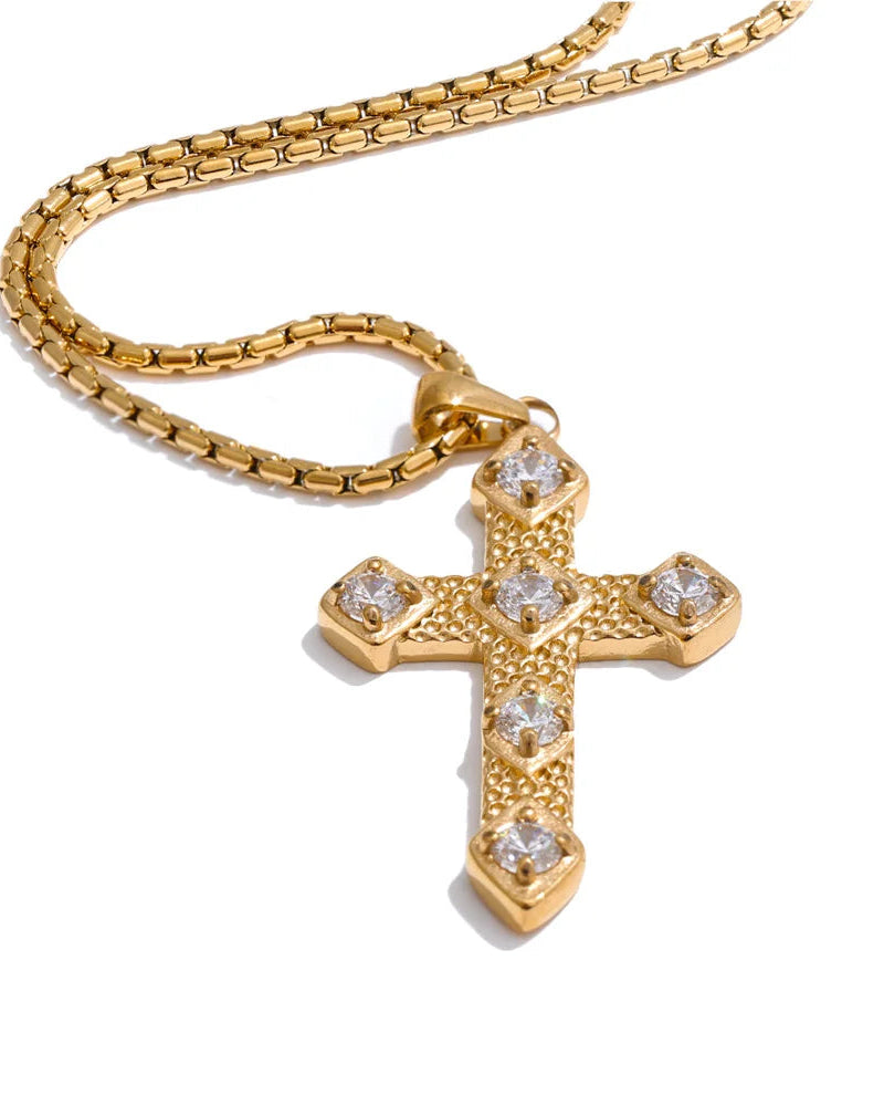 Collana con Croce Testurizzata e Zirconi Incastonati (Placcata in Oro)