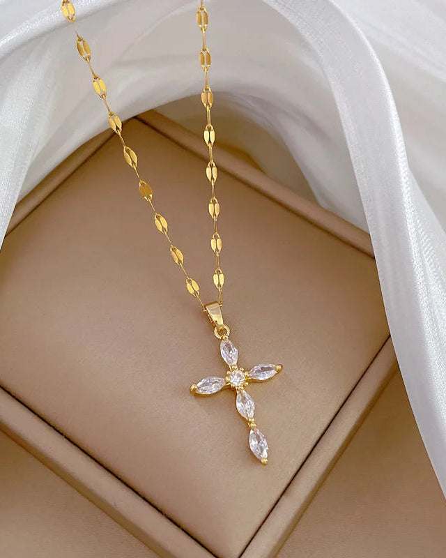 Collana Croce Fiore della Fede (Placcata in Oro)