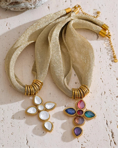 Collana Stile Sciarpa Dorata con Croce di Pietre (Placcata in Oro)