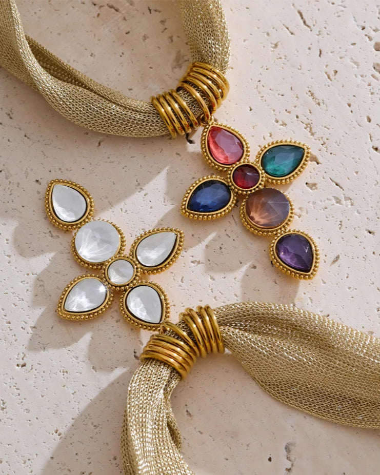 Collana Stile Sciarpa Dorata con Croce di Pietre (Placcata in Oro)